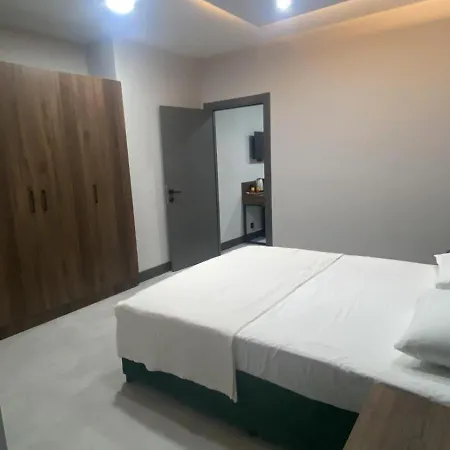 Trio Palace 3*