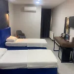 Aparthotel Trio Palace
