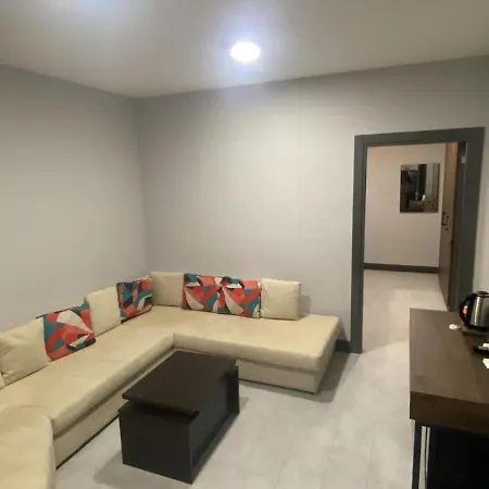 Aparthotel Trio Palace