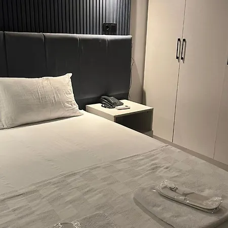 Appart hôtel Trio Palace *