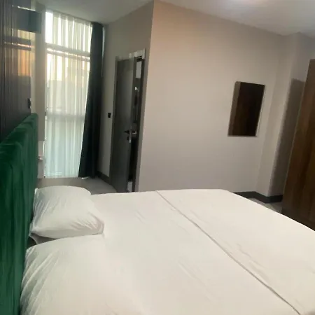Trio Palace Lägenhetshotell 3*