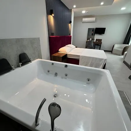 Trio Palace 2*